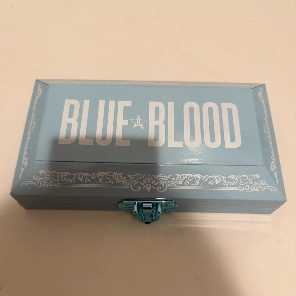 Jeffree Star Blue Blood Eye Shadow Vault Palette
